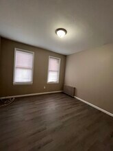 41 W 54th St, Unit 1B in Bayonne, NJ - Building Photo - Building Photo