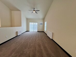 735 Meridian Dr, Unit 13 in Plover, WI - Foto de edificio - Building Photo