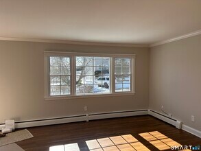 44 Hillside Ave in New Canaan, CT - Building Photo - Building Photo