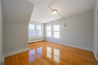 49 Johnson St, Unit 3 in Waterbury, CT - Building Photo - Building Photo
