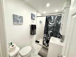 324 Van Buren St in Hollywood, FL - Foto de edificio - Building Photo