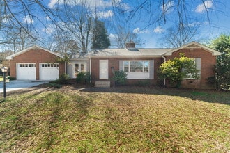415 Hudson St in Salisbury, NC - Foto de edificio - Building Photo