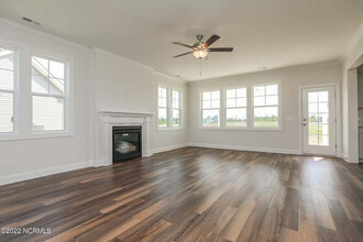 521 Misty Pond Dr in Hubert, NC - Building Photo - Building Photo