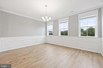 4615 Crossing Ct in Ellicott City, MD - Building Photo - Building Photo