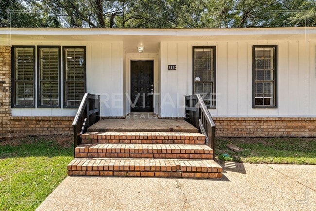 7270 Singing River Ct in Mobile, AL - Building Photo - Building Photo