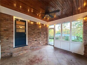 2172 Pawnee Dr SE in Marietta, GA - Building Photo - Building Photo