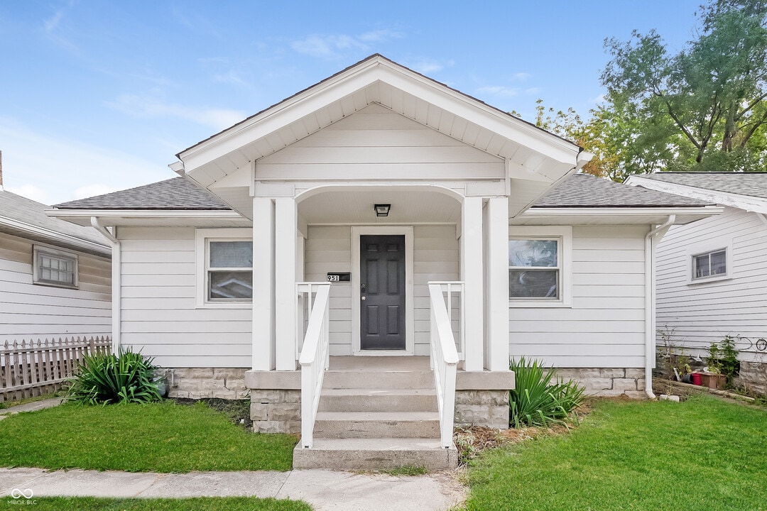 951 N Kealing Ave in Indianapolis, IN - Building Photo