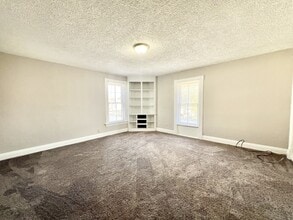 705 Euclid Ave in Beloit, WI - Foto de edificio - Building Photo