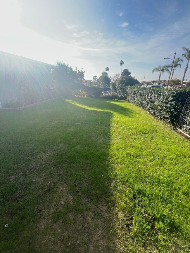 5850 Cedarglen Dr in Azusa, CA - Building Photo - Building Photo