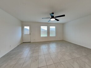 1409 Dovekie Dr in Heath, TX - Building Photo - Building Photo