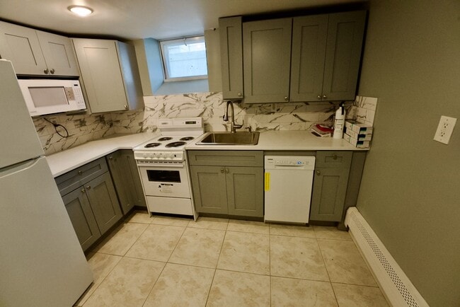 183 Roberts Ave, Unit 3