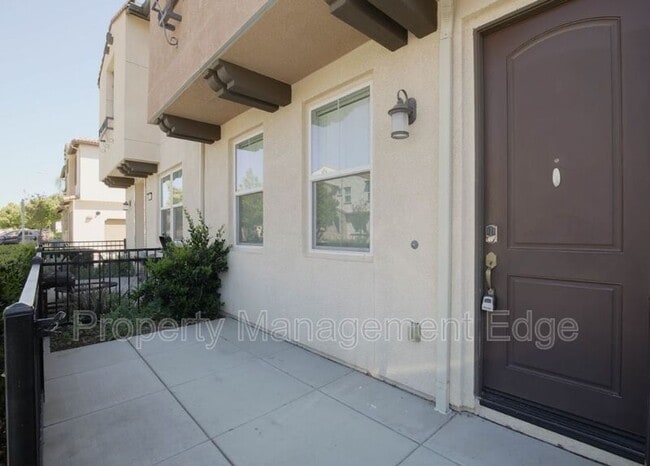 40358 Calle Real in Murrieta, CA - Building Photo - Building Photo