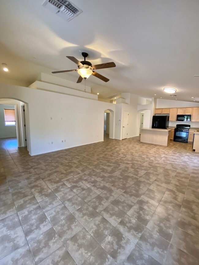 8771 N Finfrock Dr in Tucson, AZ - Building Photo - Building Photo