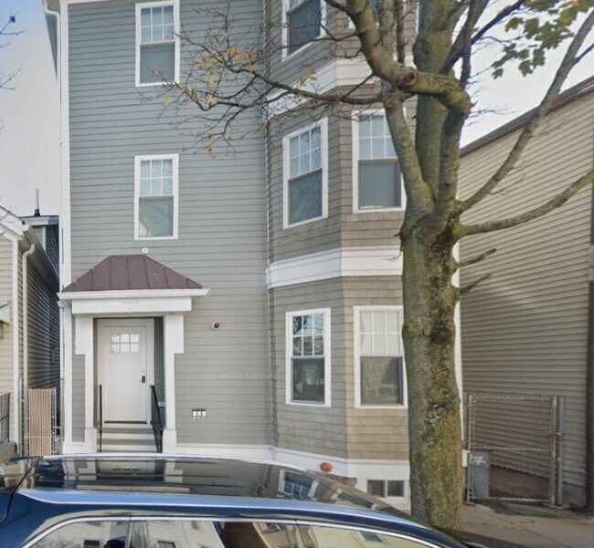 127 Shirley St, Unit 1