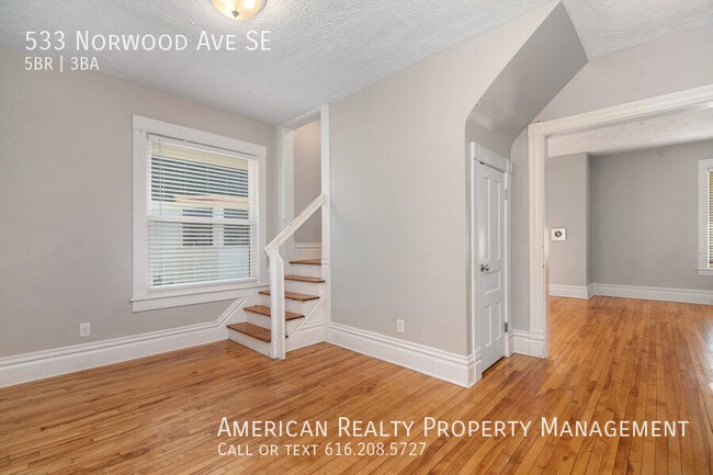 533 Norwood Ave SE in Grand Rapids, MI - Building Photo - Building Photo
