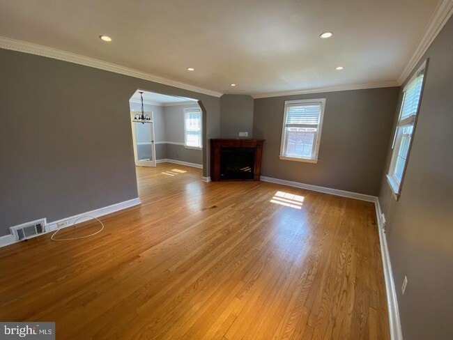 14 Granville Dr in Silver Spring, MD - Building Photo - Building Photo