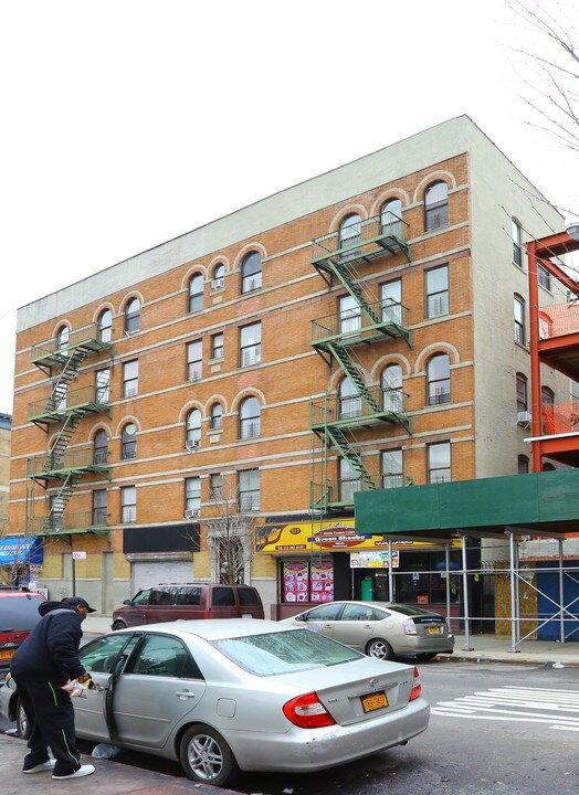 317 W 141st St in New York, NY - Building Photo