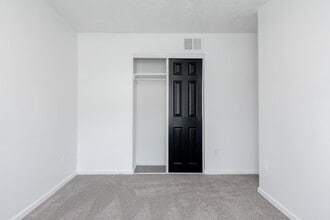 9 Midland Heights Cir in Midland, PA - Building Photo - Building Photo