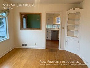 5519 SW Campbell Pl in Seattle, WA - Building Photo - Building Photo