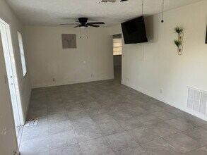 21 Cabana Ave in North Fort Myers, FL - Building Photo - Building Photo