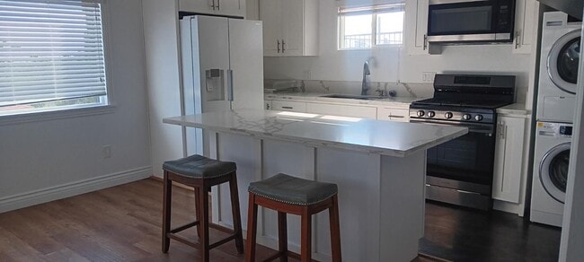 4436 W 64th St, Unit 2 in Inglewood, CA - Building Photo - Building Photo