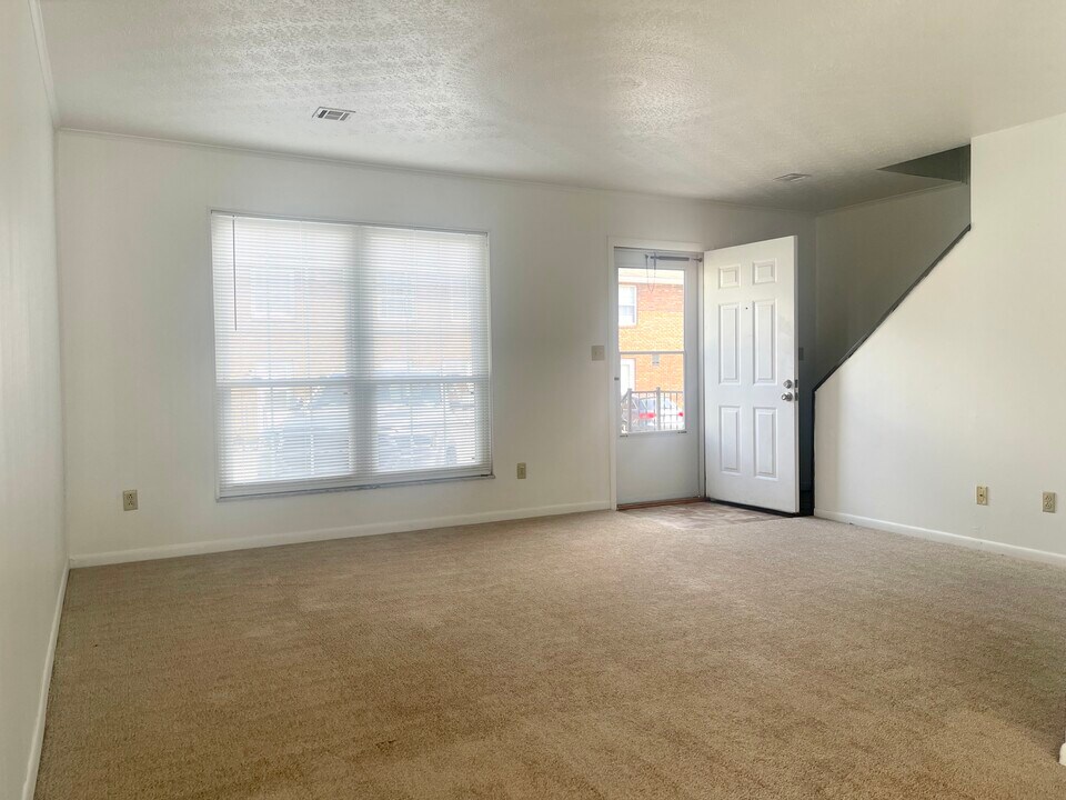 2624 Henderson Ave in Hurricane, WV - Building Photo