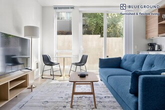 2222 15th Ave W in Seattle, WA - Foto de edificio - Building Photo