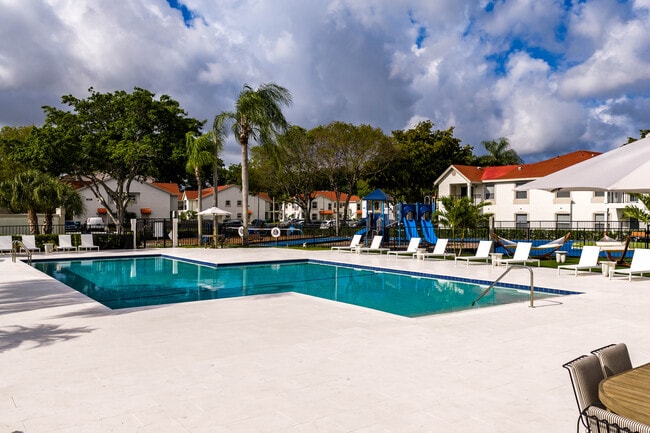 Savannah Place Apartments in Boca Raton, FL - Building Photo - Building Photo