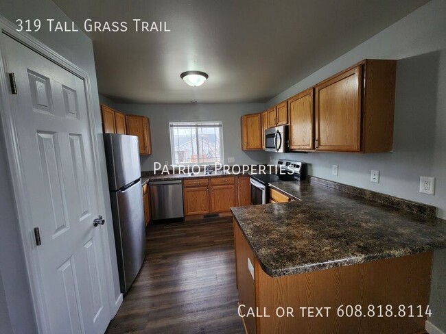 319 Tall Grass Trail in Sun Prairie, WI - Building Photo - Building Photo