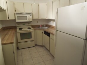 2699 Pine Ridge Way E in Palm Harbor, FL - Foto de edificio - Building Photo