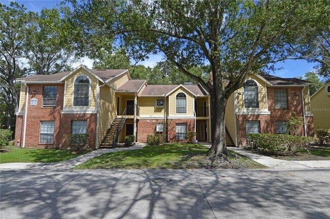 8630 Mallard Reserve Dr in Tampa, FL - Building Photo - Building Photo