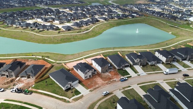 31103 Warwick Coast Ct in Fulshear, TX - Building Photo - Building Photo