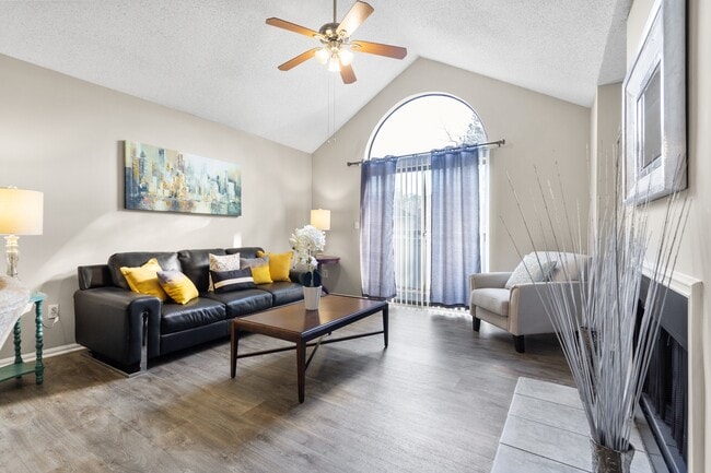 East Ponce Village in Stone Mountain, GA - Building Photo - Building Photo