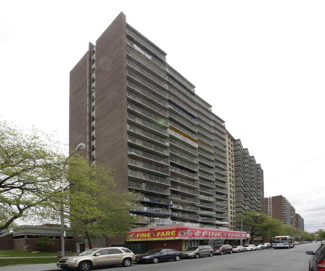 Linden Plaza in Brooklyn, NY - Building Photo - Building Photo