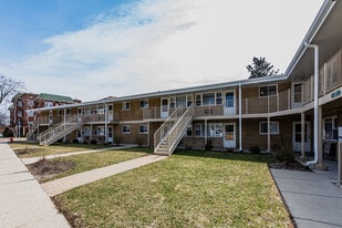 7406 Randolph St. in Forest Park, IL - Building Photo