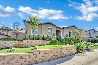 6243 Carol Butte Ct in Las Vegas, NV - Foto de edificio - Building Photo