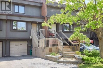 2306 Walsh Ave in Ottawa, ON - Building Photo - Building Photo