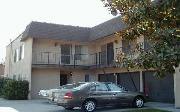 512 Jack Tone Rd in Ripon, CA - Foto de edificio