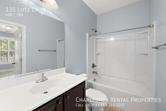 135 Lotz Dr in Summerville, SC - Building Photo - Building Photo