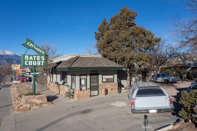 Bates Court Cottages in Colorado Springs, CO - Building Photo - Building Photo