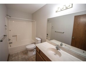 6099 Courtly Alcove, Unit E in Woodbury, MN - Building Photo - Building Photo