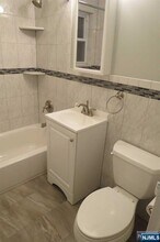 450 Island in Ramsey, NJ - Building Photo - Building Photo