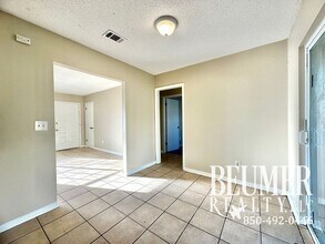 10765 Jolyne Cir in Pensacola, FL - Building Photo - Building Photo