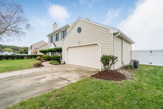 625 Creekwood Dr in Chesapeake, VA - Building Photo - Building Photo