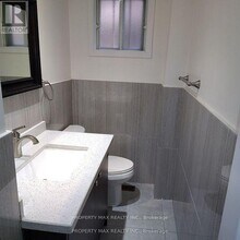 246 Simmons Blvd in Brampton, ON - Building Photo - Building Photo