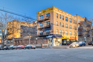 31-09 21st Ave in Astoria, NY - Building Photo