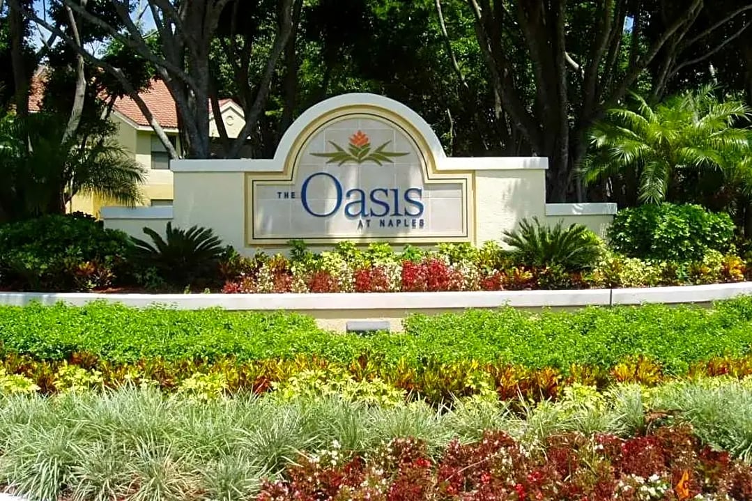 2214 Arbour Walk Cir in Naples, FL - Building Photo