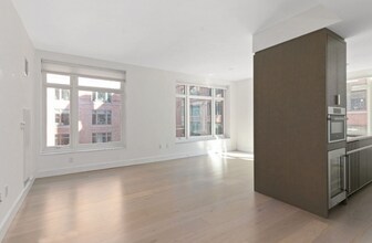 100 Lovejoy Wharf, Unit 7A in Boston, MA - Building Photo - Building Photo