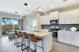 2344 Sheen Ln in Naples, FL - Foto de edificio - Building Photo