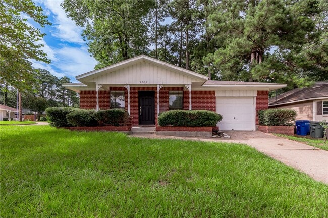 3011 Sand Dr in Huntsville, TX - Building Photo - Building Photo